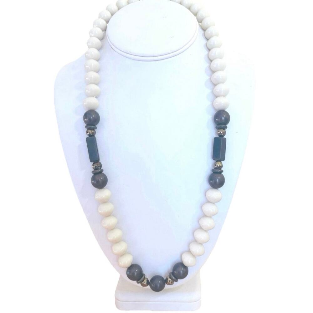 Vtg Chunky Boho Chic Bead Mod Necklace Handmade Retro 80s Eclectic Monochromatic